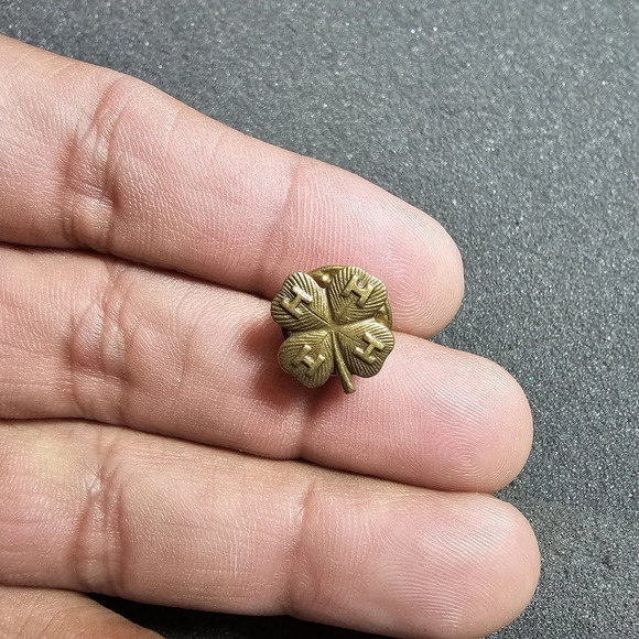 Vintage 4H Pin Bronze Metal Illinois State Four Leaf Clover see pictures for ref - Picture 1 of 7